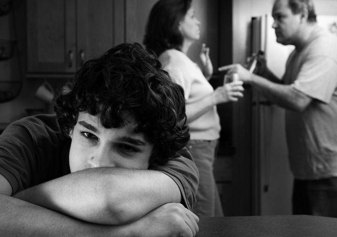 Ребенок очень страдает в семье алкоголиков