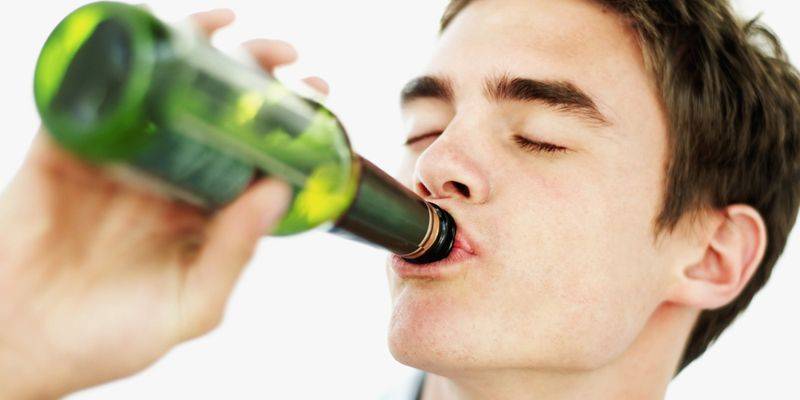 Почему развивается и как проявляется подростковый алкоголизм?