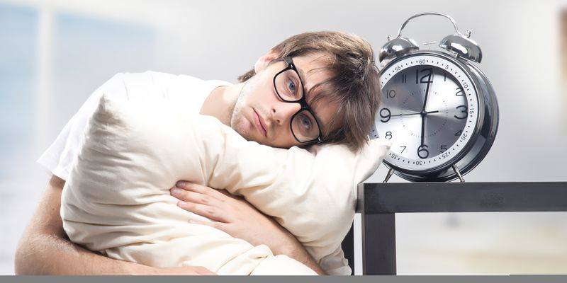 Ночами после запоя мучает бессонница: как от нее избавиться