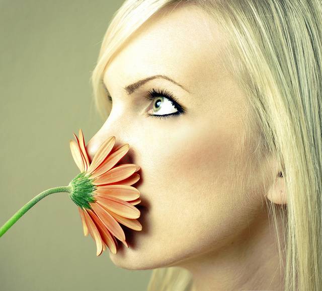 У женщины сильный перегар с самого утра 